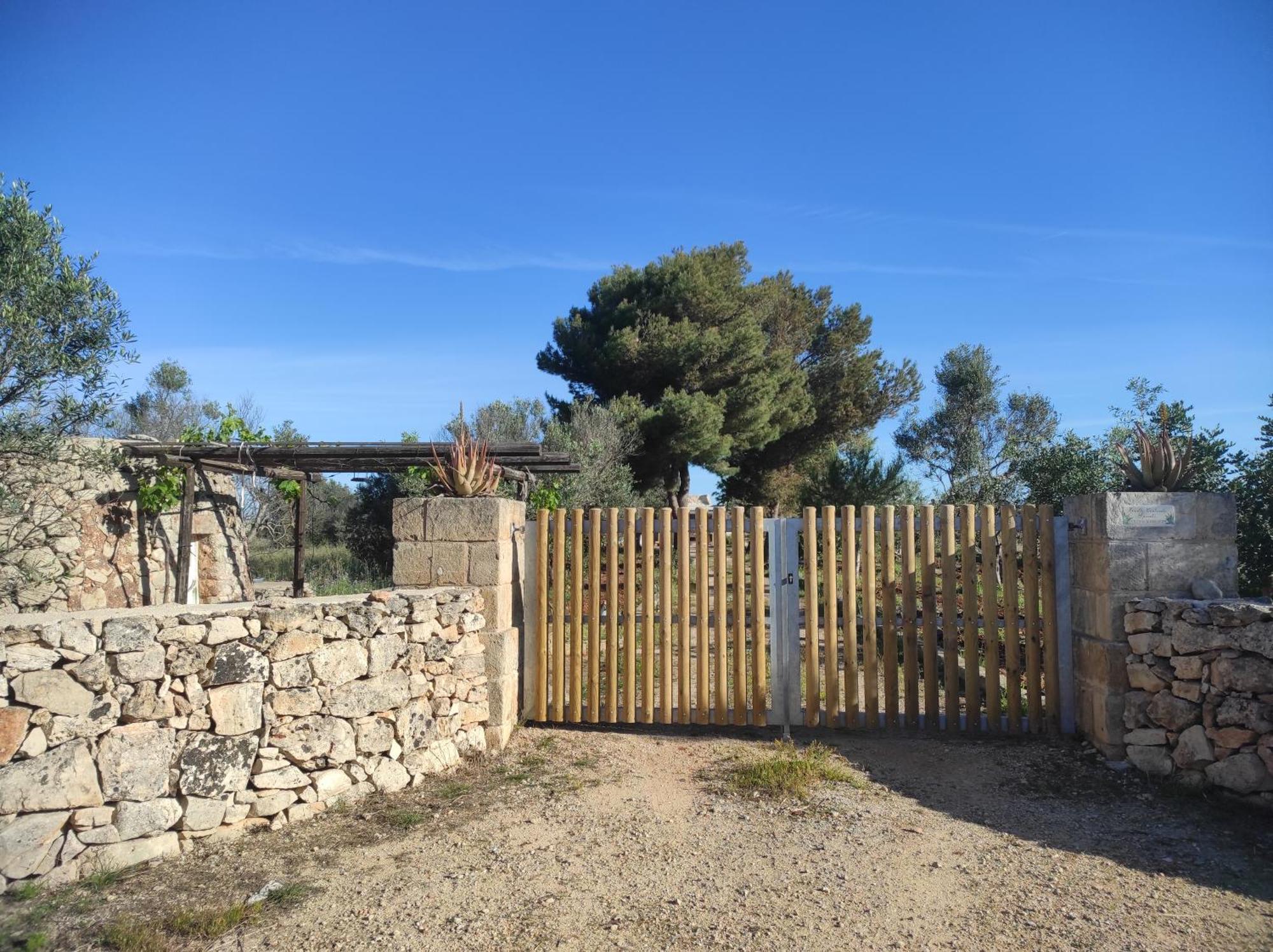Trullo Contrada Specchi Racale Exterior foto